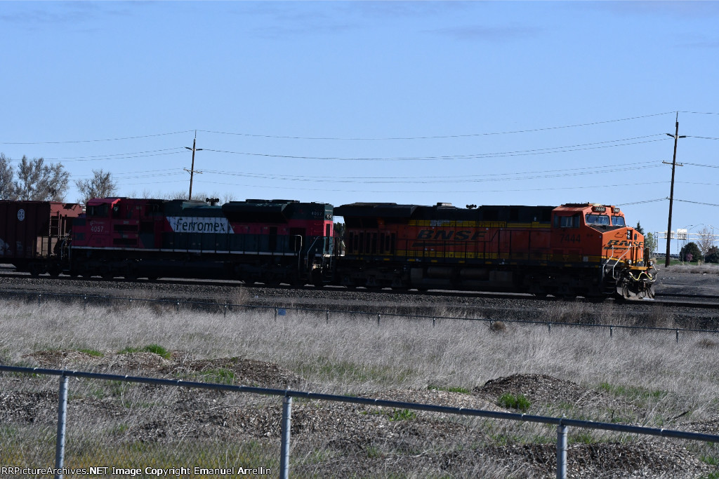 BNSF 7444 & FXE 4057